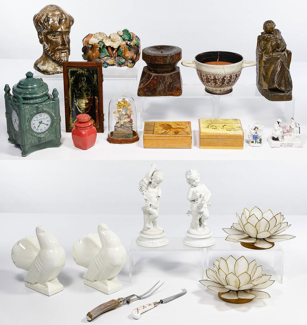 Lot 182: Decorative Object Assortment