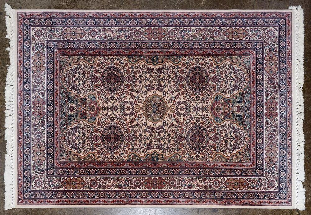 Lot 190: Couristan Royal Heriz Wool Rug