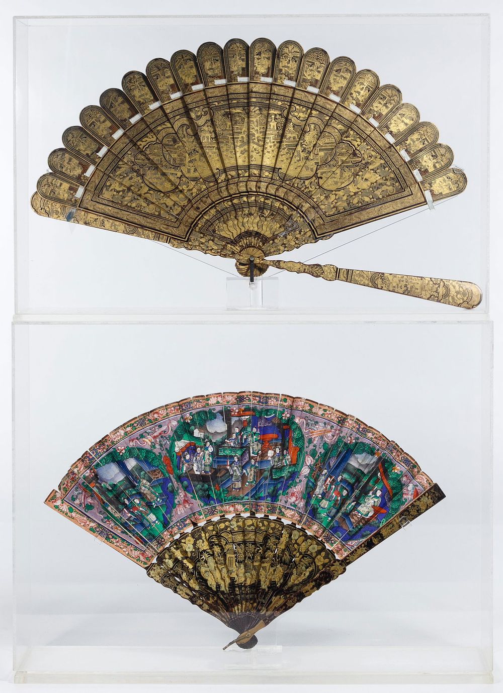 Lot 271: Chinese Export Papier Mache Lacquered Fans