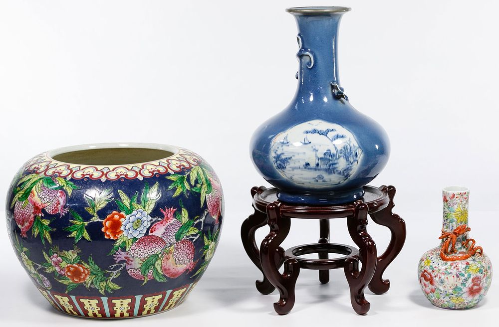 Lot 273: Chinese Porcelain Assortment