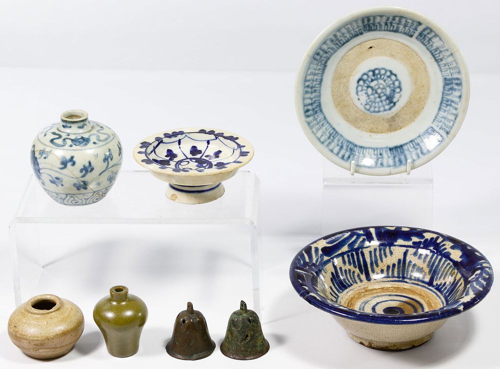 Lot 292: Southeast Asian Pottery Assortment
