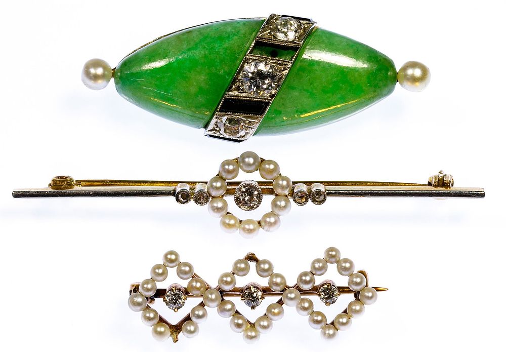 Lot 349: 14k Gold, Jadeite Jade, Pearl and Diamond Pin