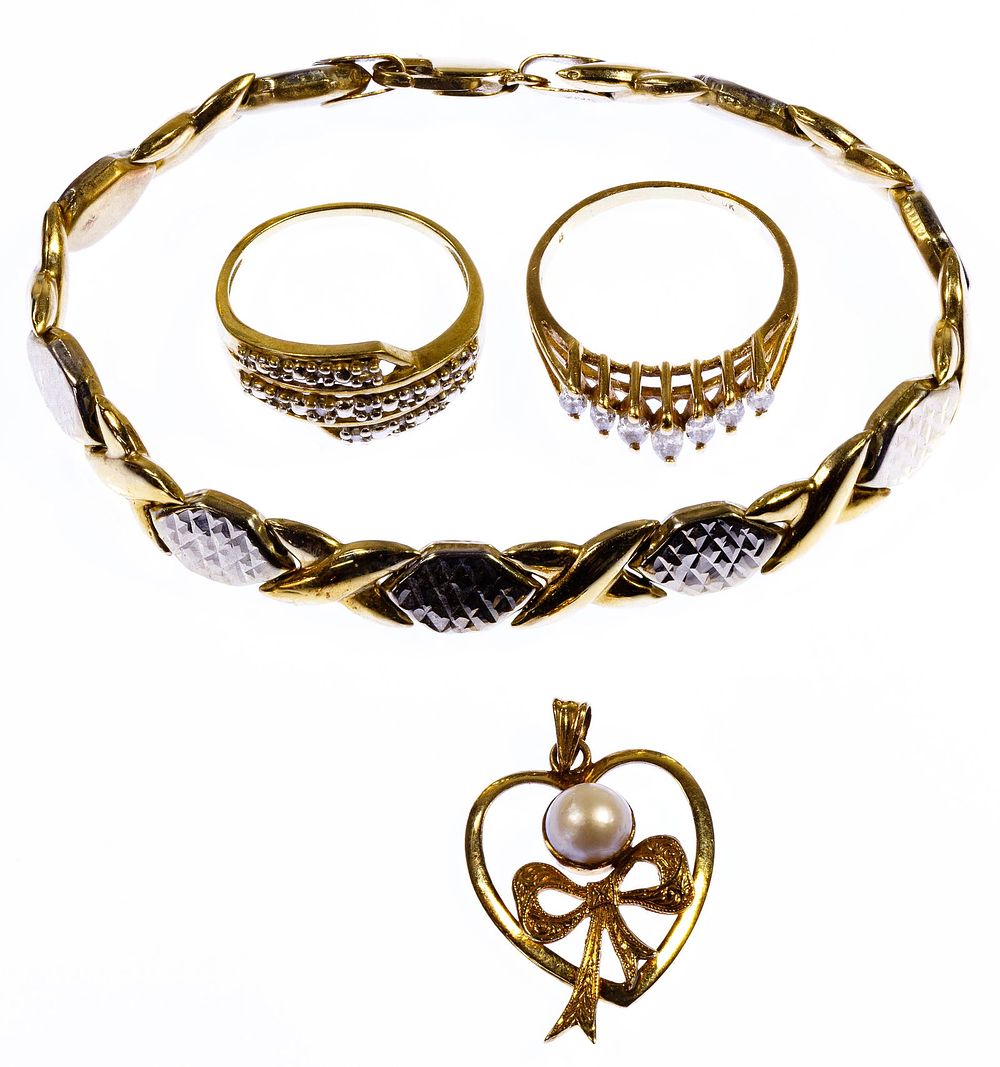 Lot 369: 10k Gold Jewelry Assortment