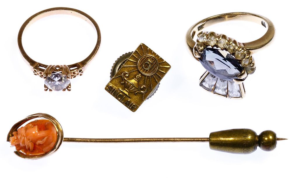 Lot 370: 10k Gold Jewelry Assortment