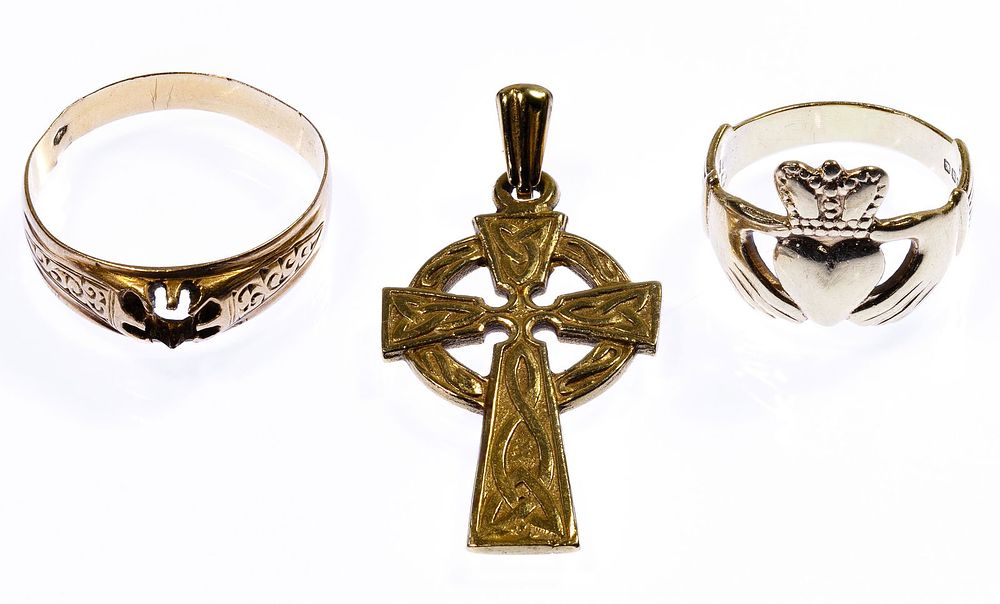 Lot 372: 9k Gold Jewelry Assortment