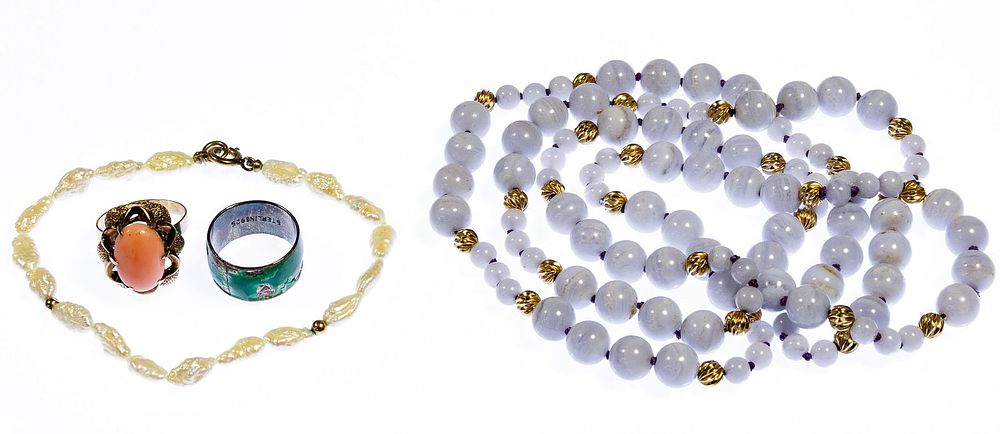 Lot 383: Gold and Sterling Silver Assortment