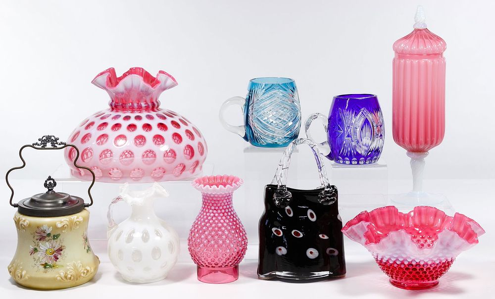 Lot 465: Fenton Glass Assortment