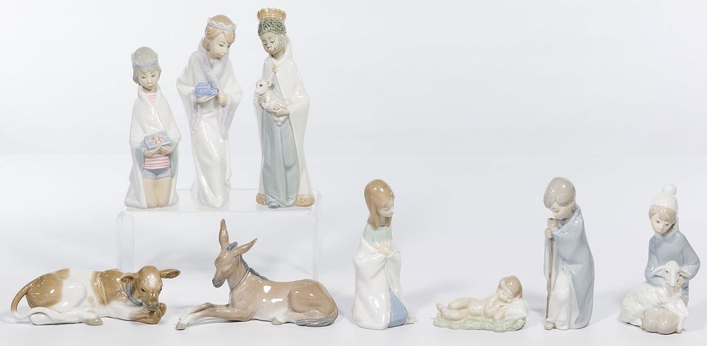 Lot 511: Lladro Figurine Assortment