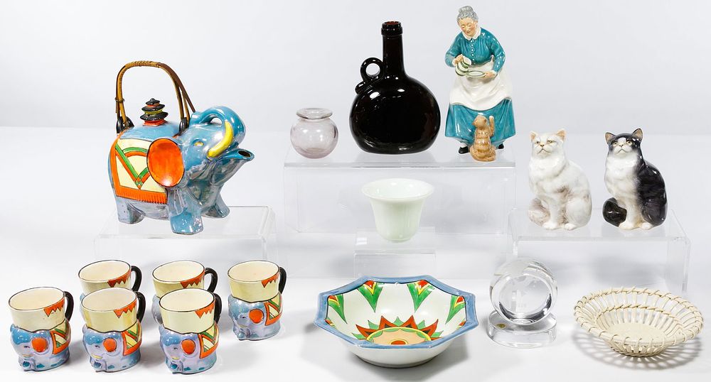 Lot 512: Signed Decorative Porcelain Assortment