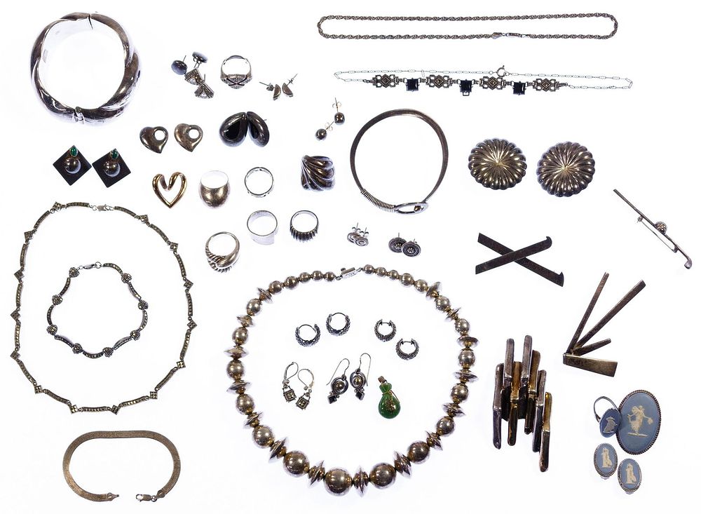 Lot 578: Sterling Silver Jewelry Assortment