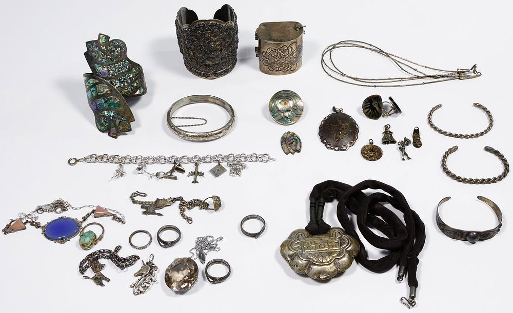 Lot 580: Sterling Silver Jewelry Assortment