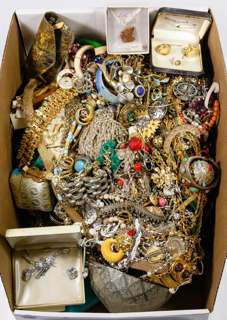 Lot 585: Costume Jewelry Assortment