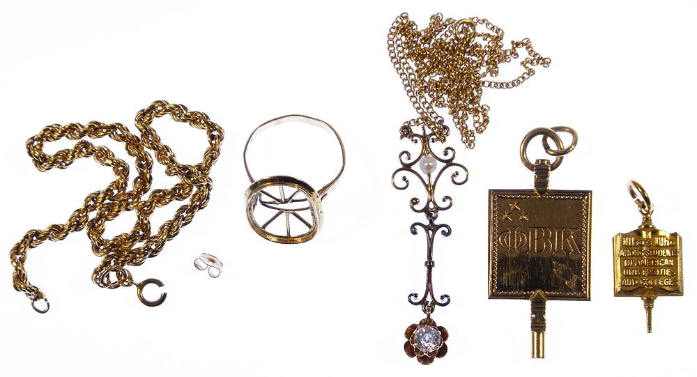 Lot 166: 14k Gold and 10k Gold Jewelry Assortment