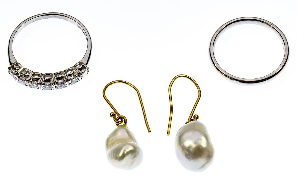 Lot 170: Platinum, Gold, Pearl and Diamond Jewelry Assortment