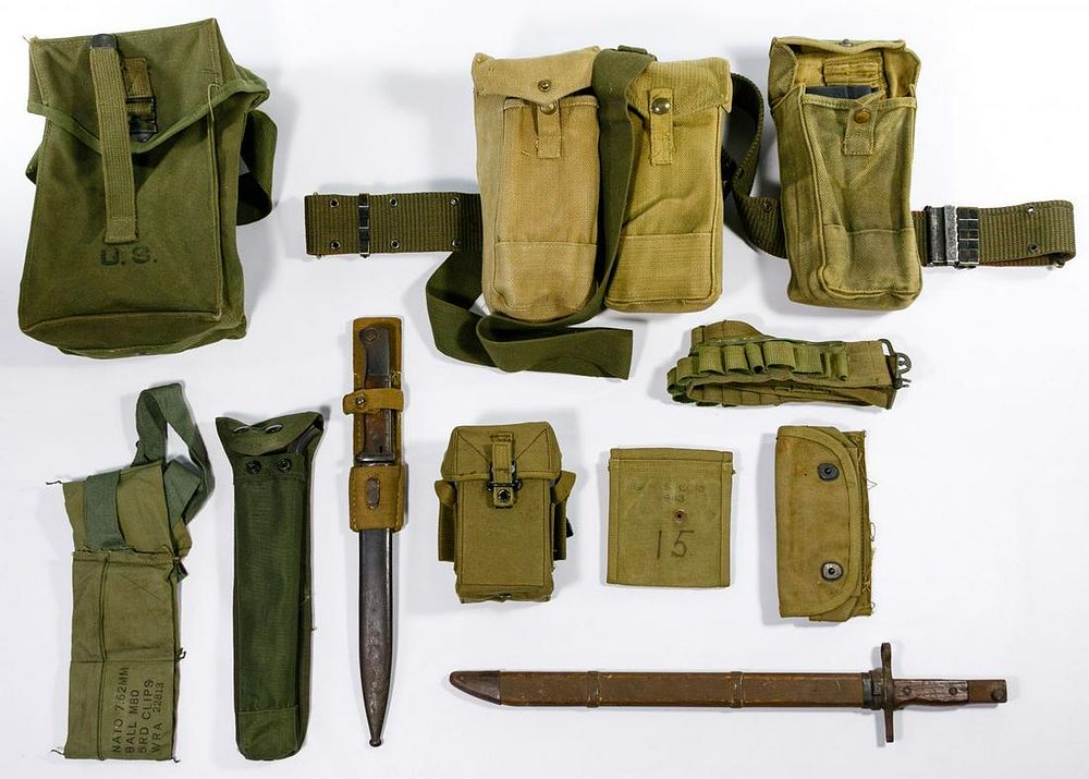 Lot 255: World War II US Army Assortment