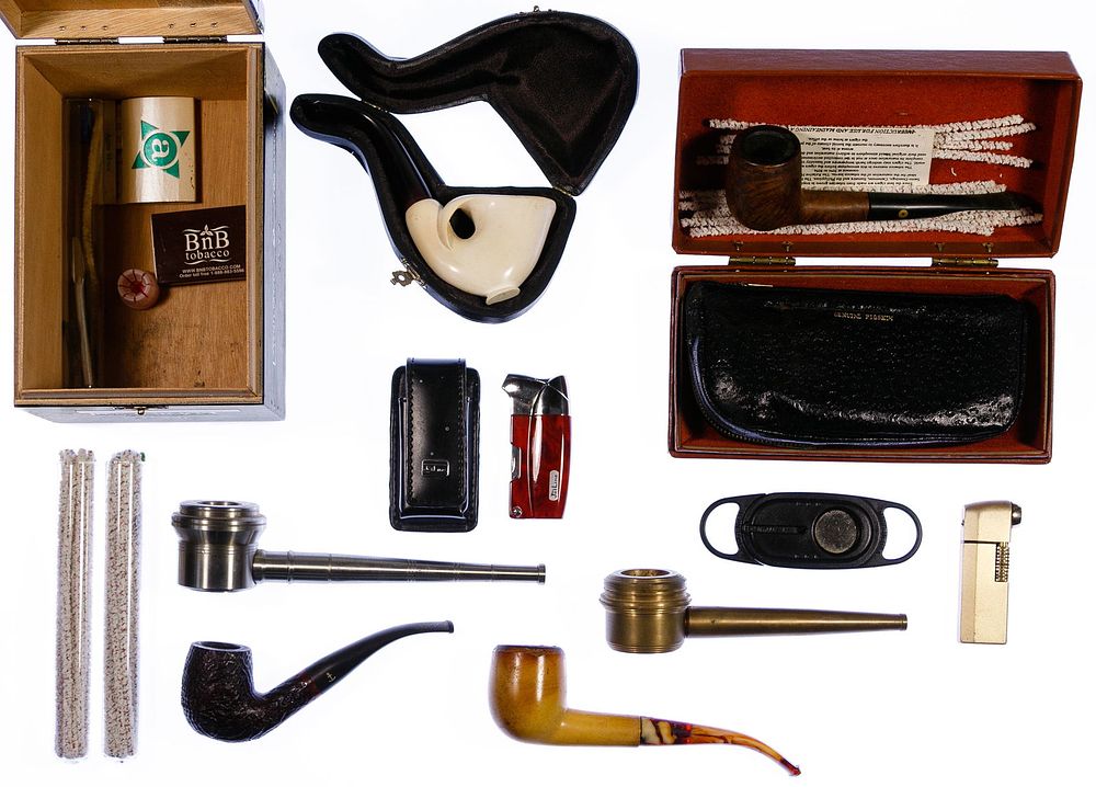 Lot 299: Smoking Pipe Assortment