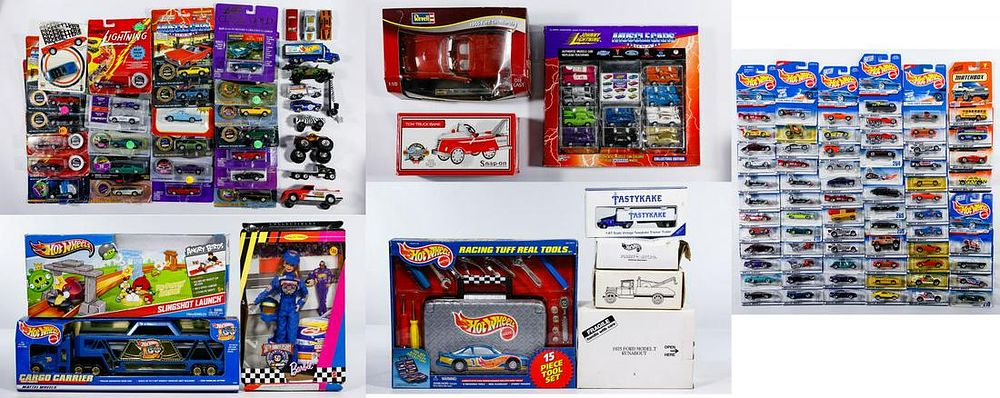 Lot 304: Mattel 'Hot Wheels' Car and Die Cast Car Assortment