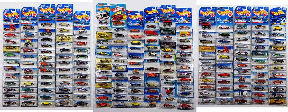 Lot 305: Mattel 'Hot Wheels' Toy Car Assortment