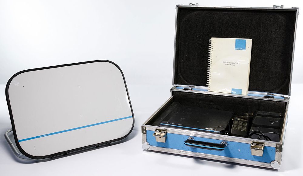 Lot 320: Thrane and Thrane Capsat Satellite Telephone