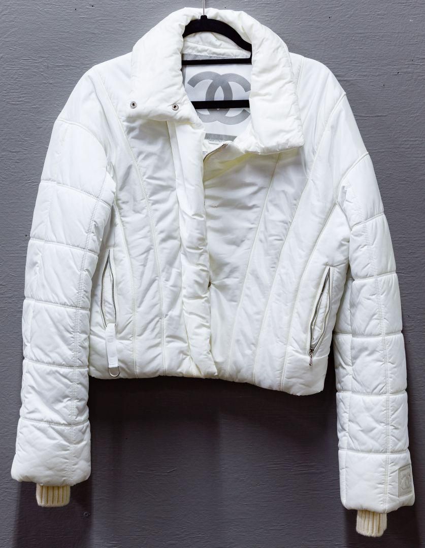 Lot 326: Chanel Ski Jacket