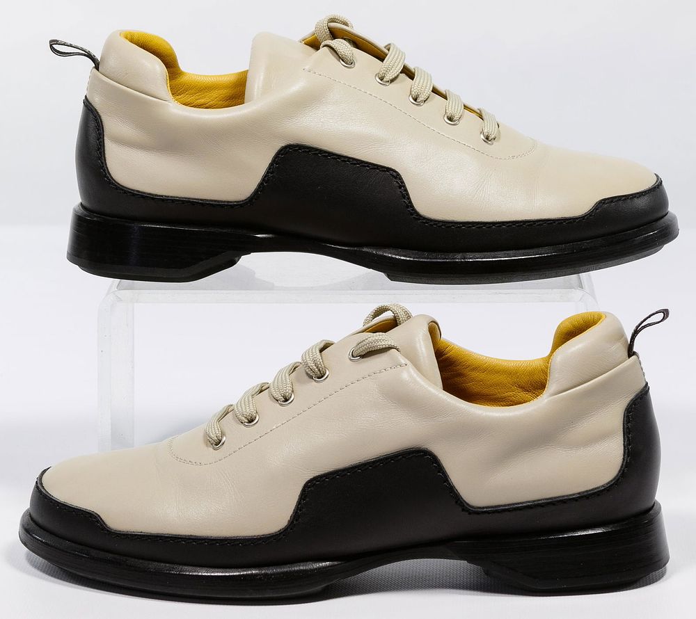 Lot 327: Hermes Women's Shoes