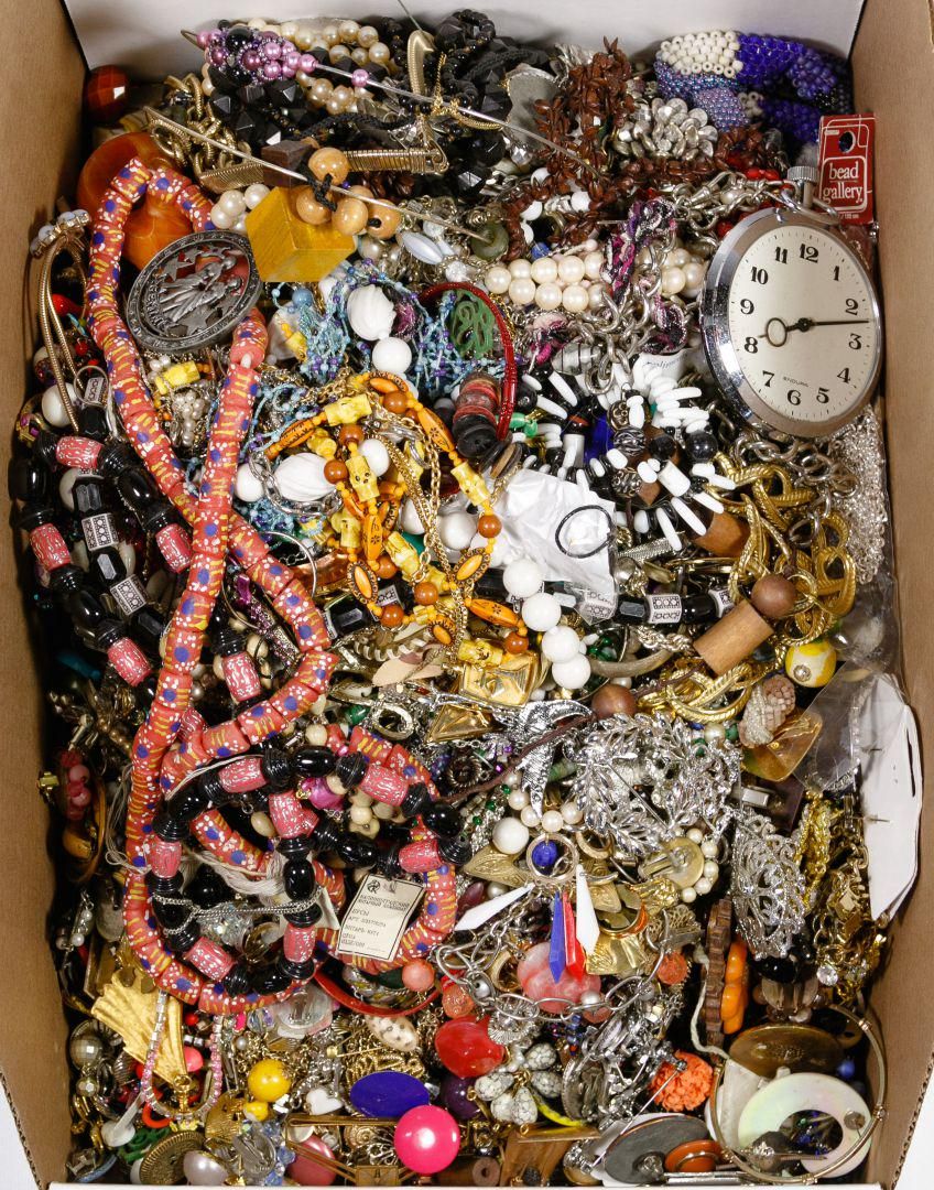 Lot 362: Costume Jewelry Assortment