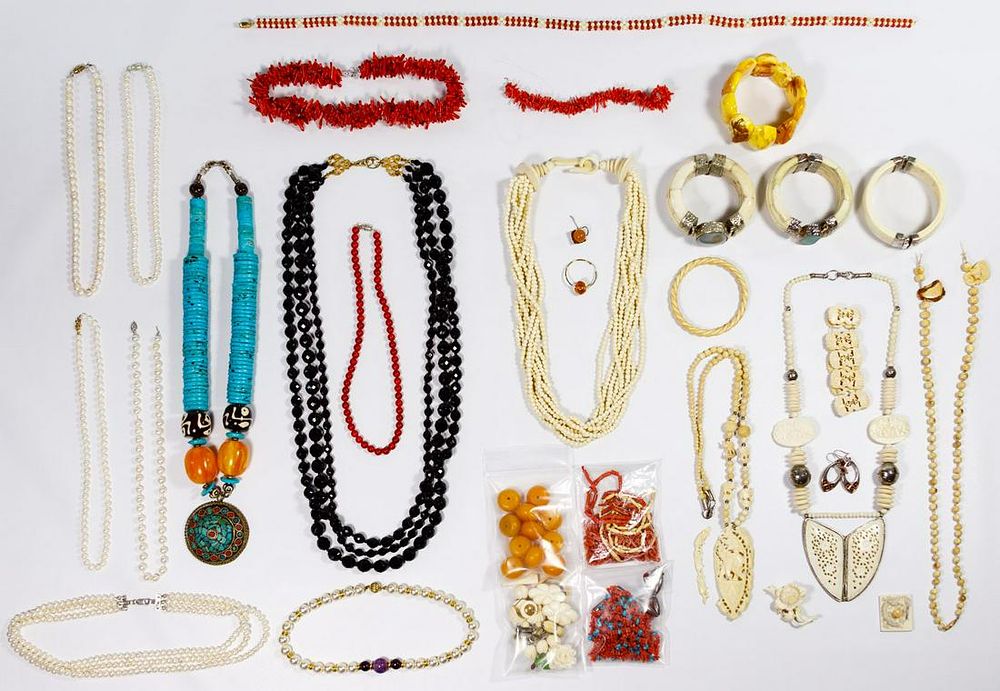 Lot 363: Costume Jewelry Assortment