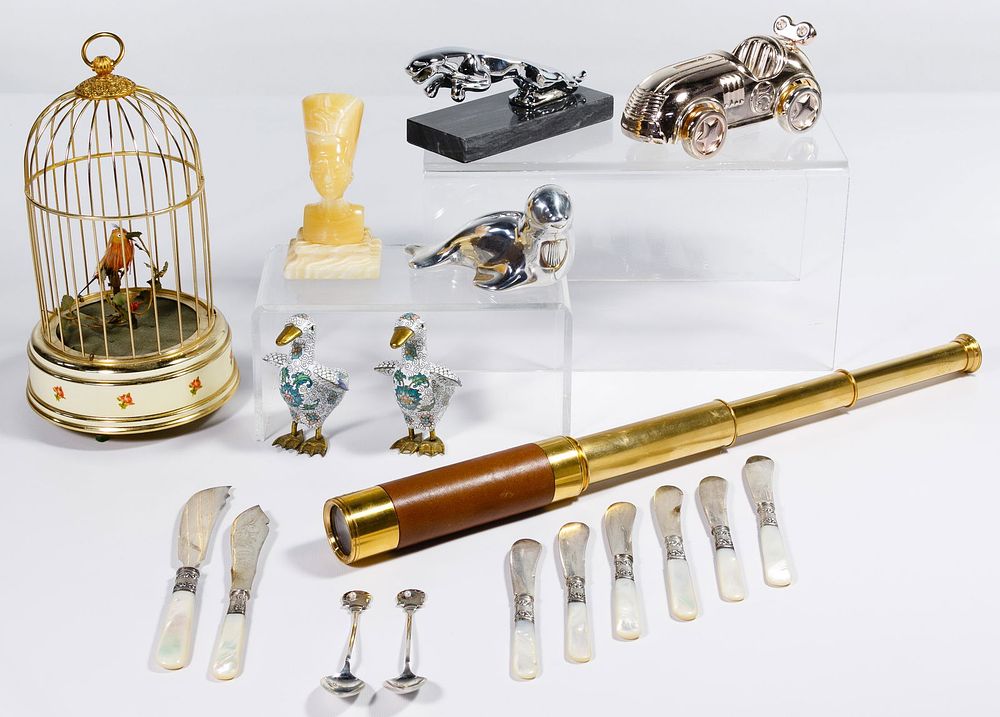 Lot 164: Decorative Object Assortment