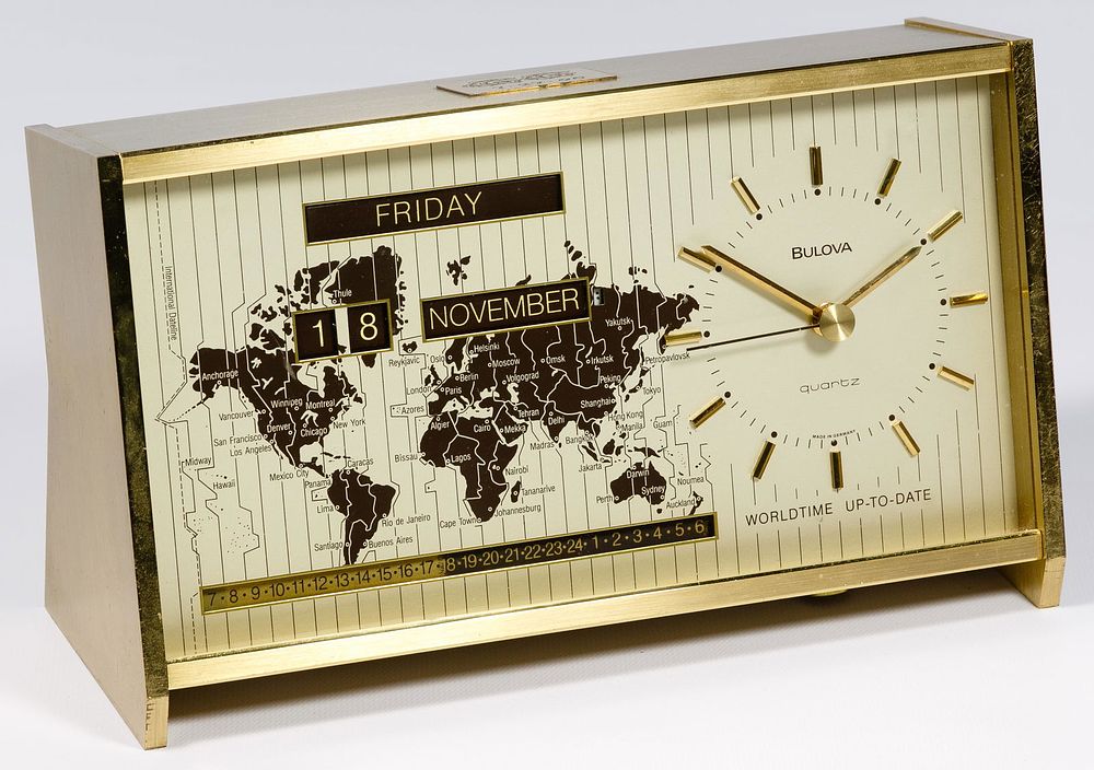 Lot 195: Bulova Quartz World Time Desk Clock