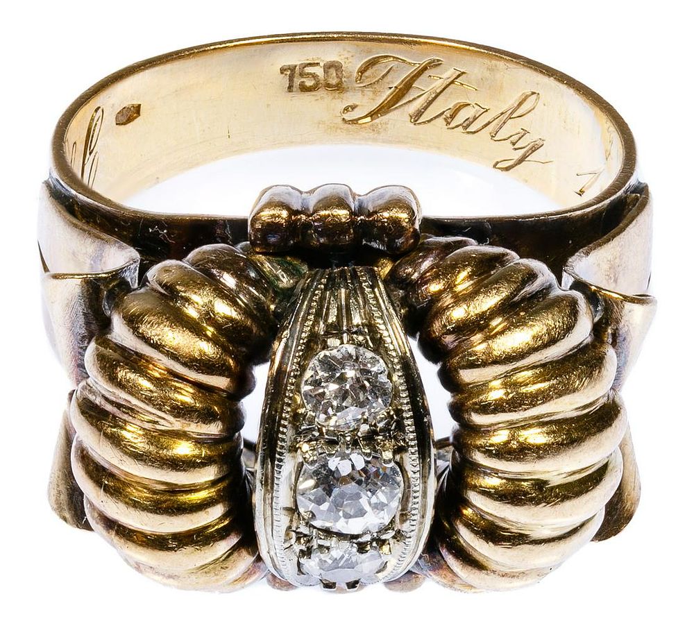 Lot 230: 18k Gold and Diamond Ring