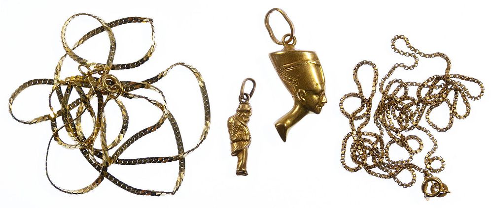 Lot 233: 18k Gold Jewelry Assortment