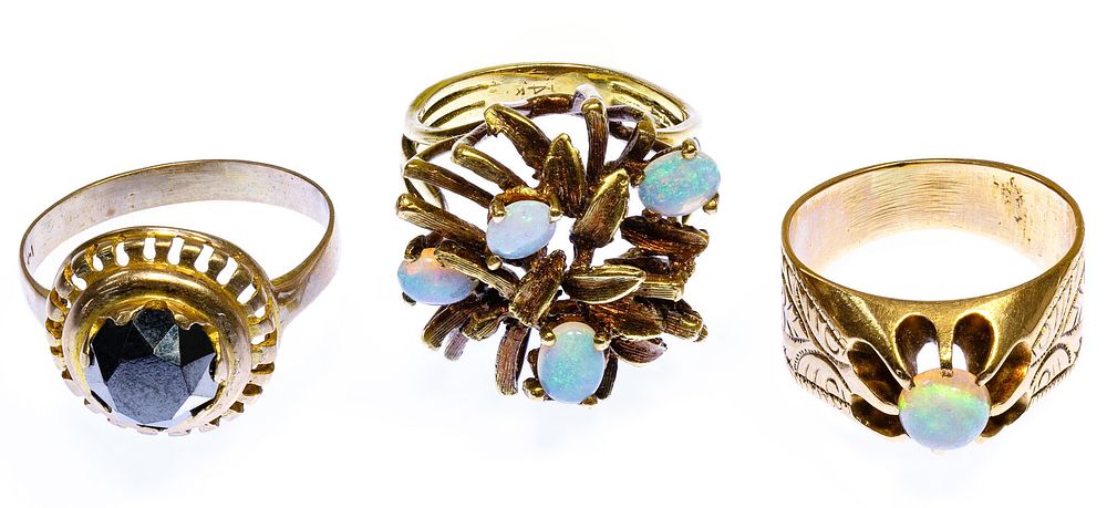 Lot 253: 14k Gold and Gemstone Ring Assortment
