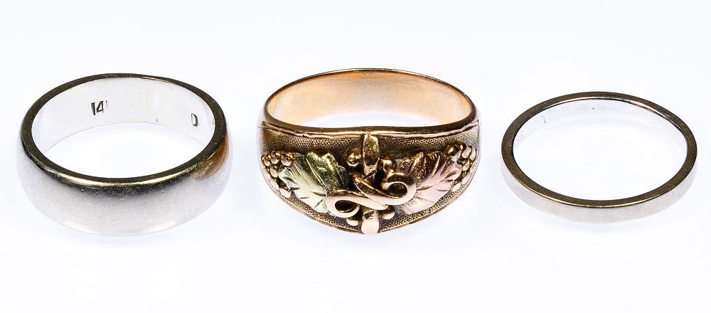 Lot 257: 14k Gold Ring Assortment