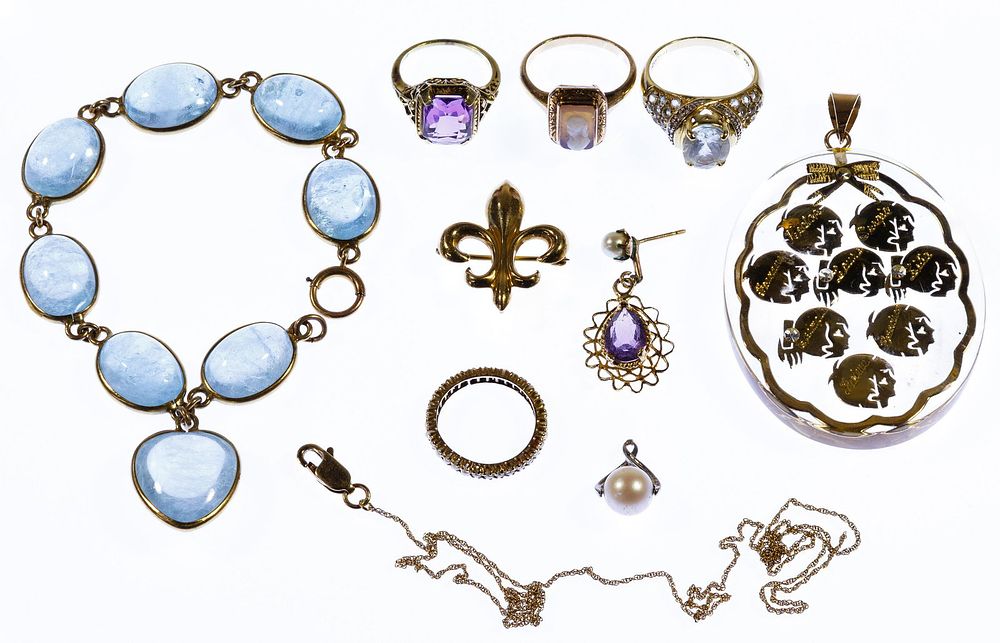 Lot 279: 14k Gold Jewelry Assortment