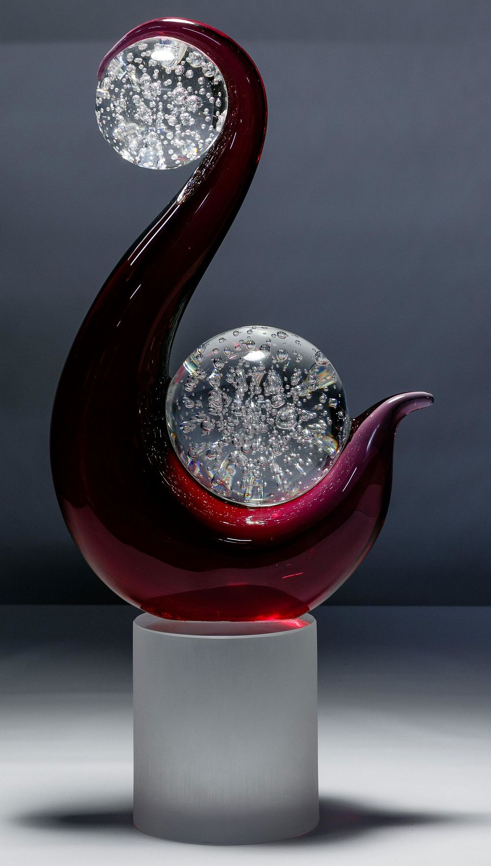 Lot 401: Eho Roffoch Art Glass Sculpture