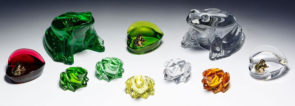 Lot 406: Baccarat Crystal Frog Figurine Collection