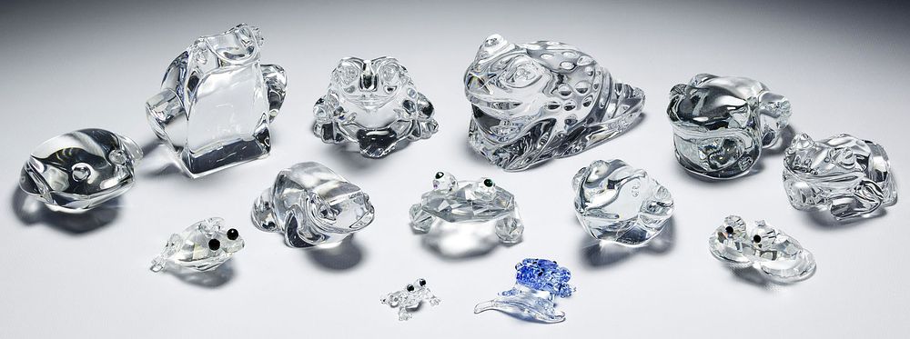 Lot 451: Crystal Frog Figurine Assortment