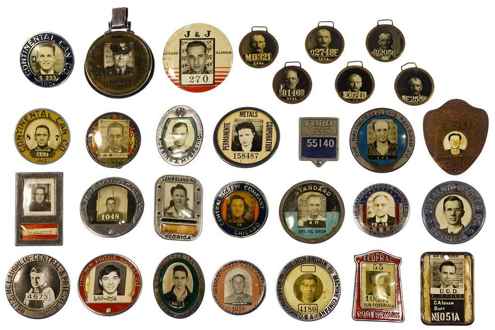 Lot 499: World War II Era Photographic Identification Badge