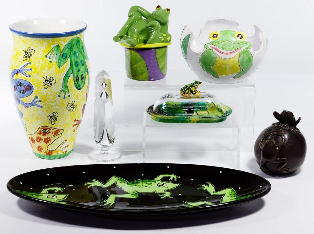 Lot 505: Frog Themed Object Assortment