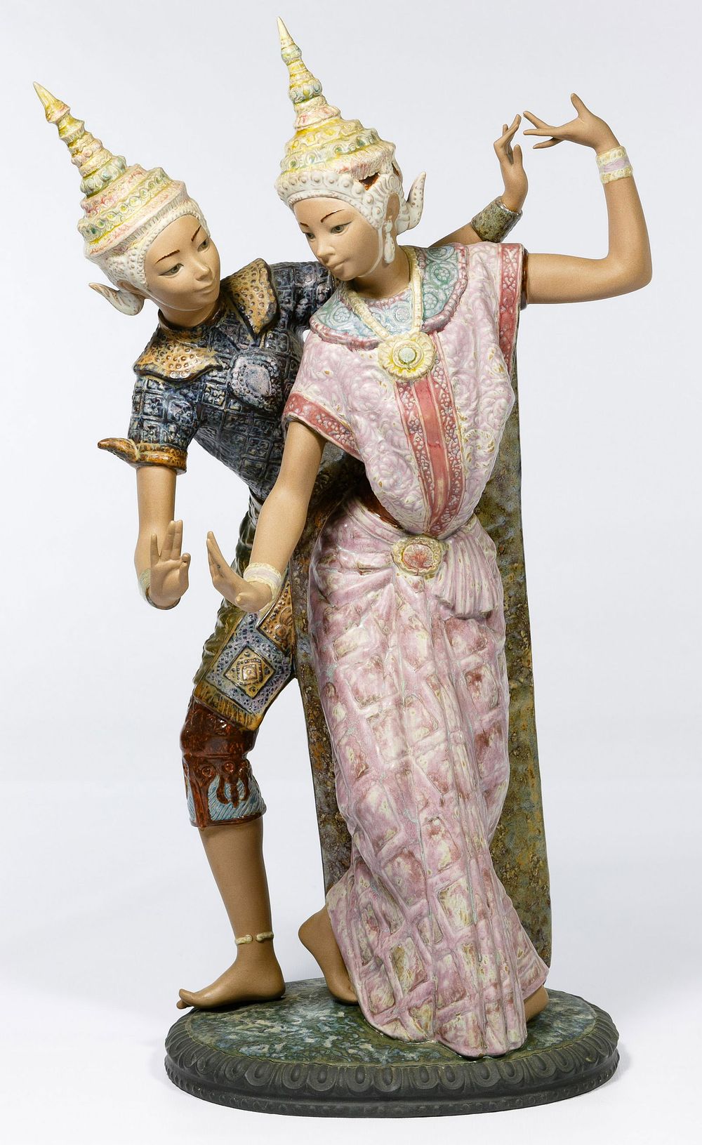 Lot 508: Lladro #2058 'Thailandia' Gres Figurine