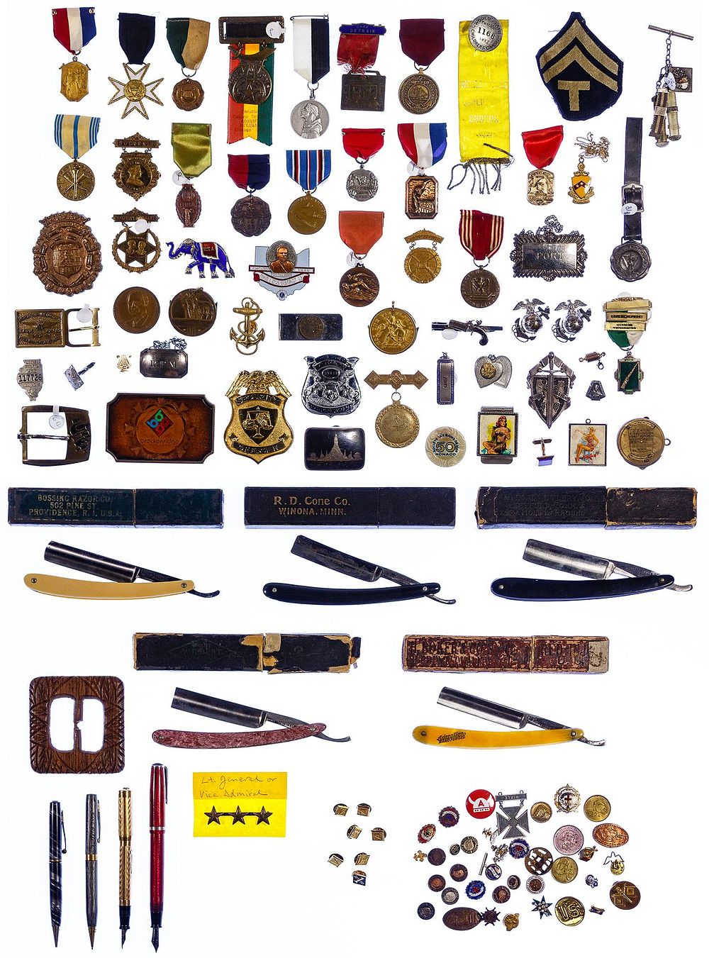 Lot 521: Medal, Badge, Pen and Razor Assortment