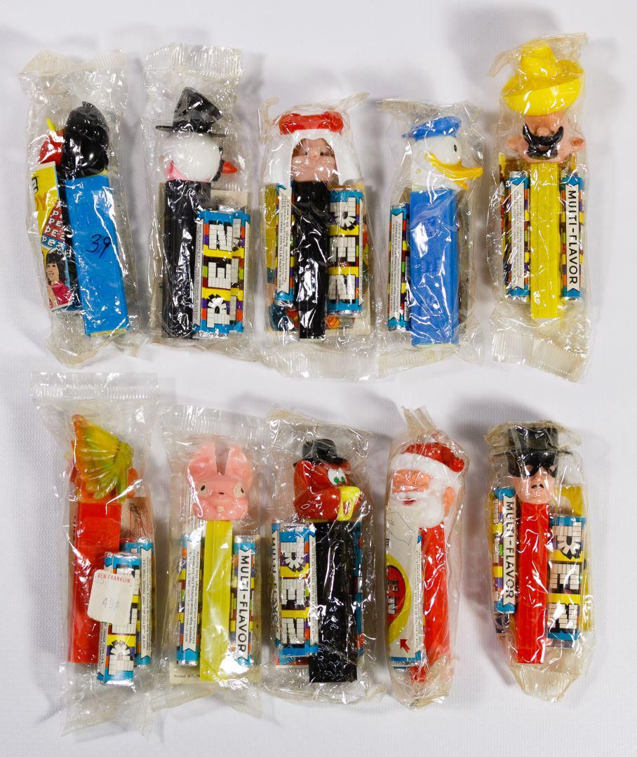 Lot 530: Pez Dispenser Assortment