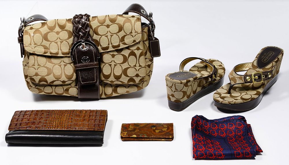 Lot 558: Designer and Leather Assortment