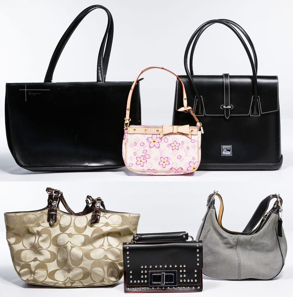 Lot 559: Designer Purse Assortment