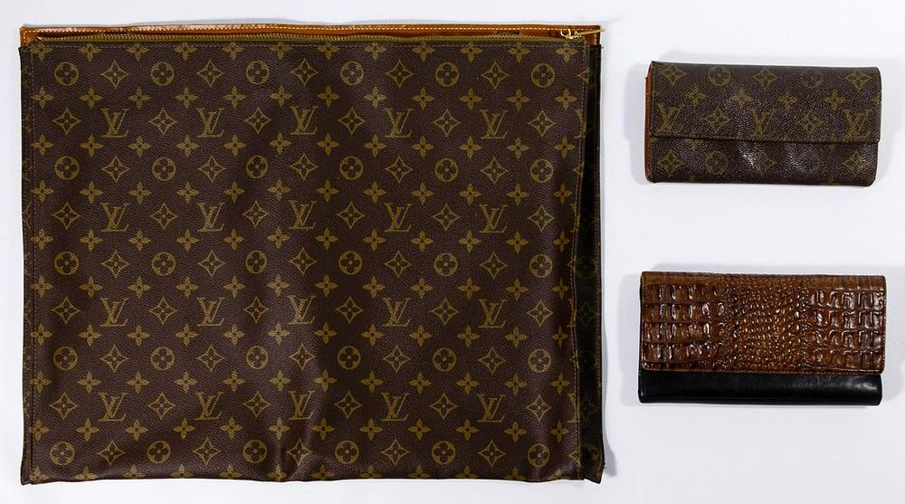Lot 560: Designer Wallet and Portfolio Assortment