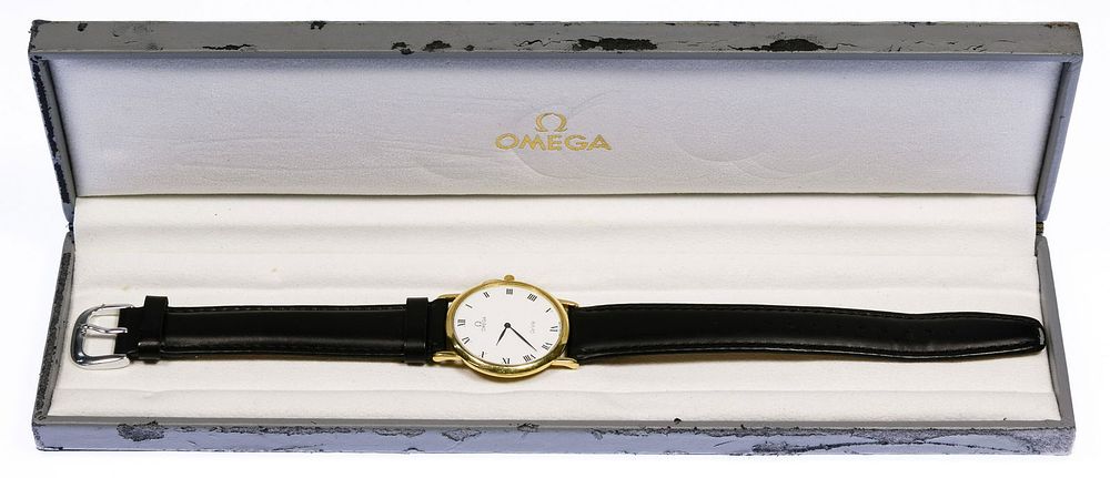 Lot 572: Omega 18k Gold Case Wrist Watch
