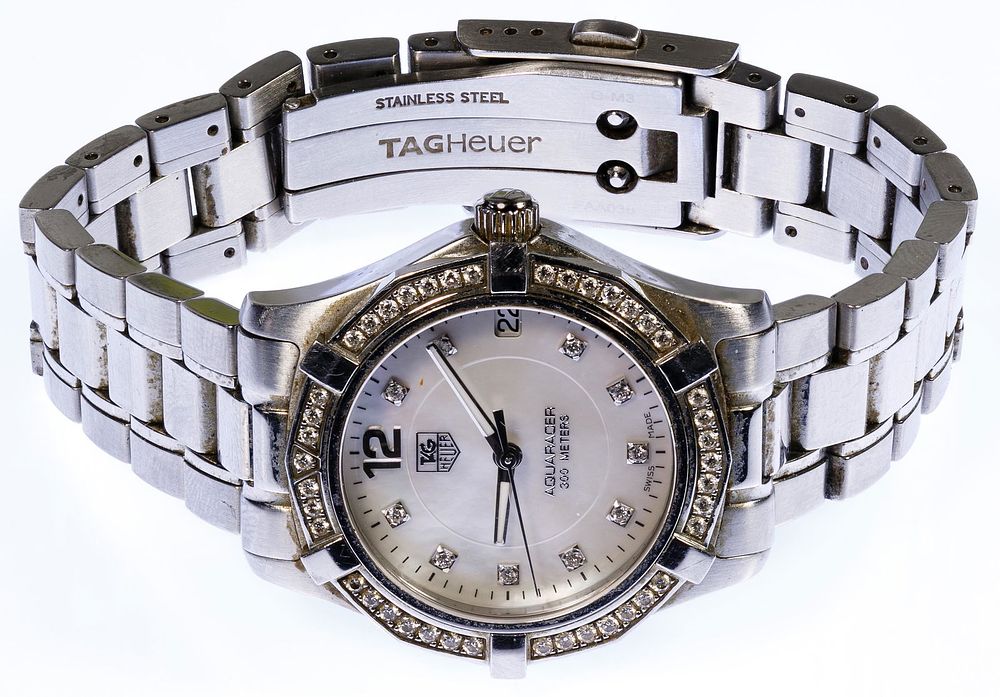 Lot 585: Tag Heuer Aquapacer Wrist Watch