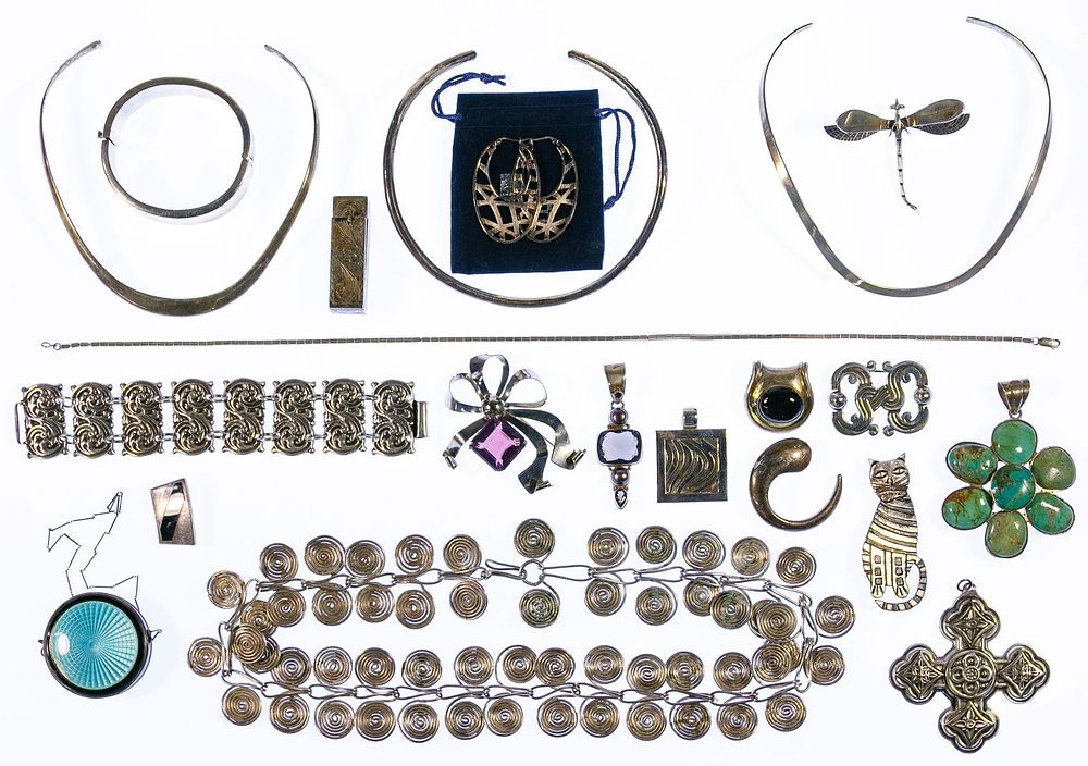 Lot 600: Sterling Silver Jewelry Assortment
