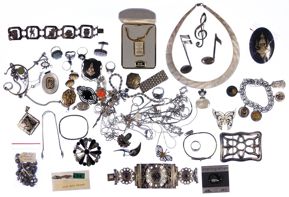 Lot 609: Sterling Silver Jewelry Assortment