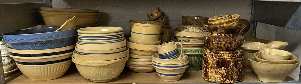 Lot 682: Yellow Ware Assortment